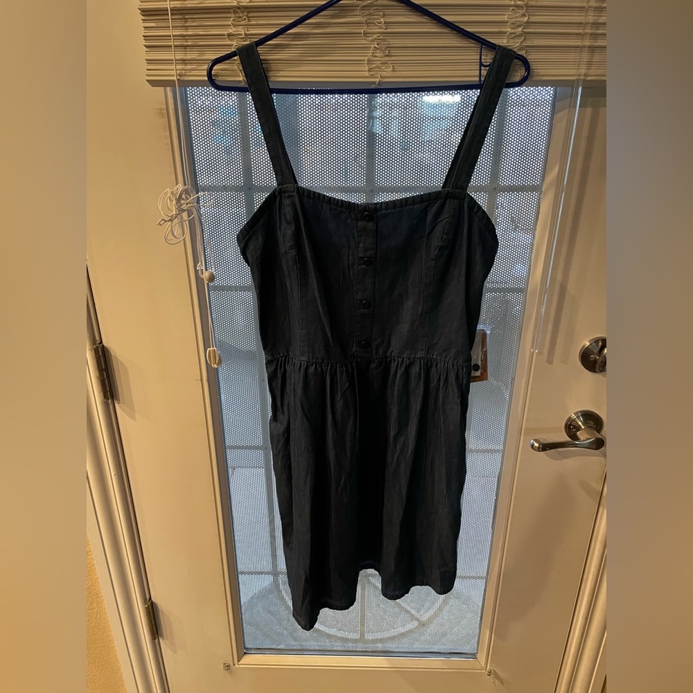 Super cute vans demon dress!